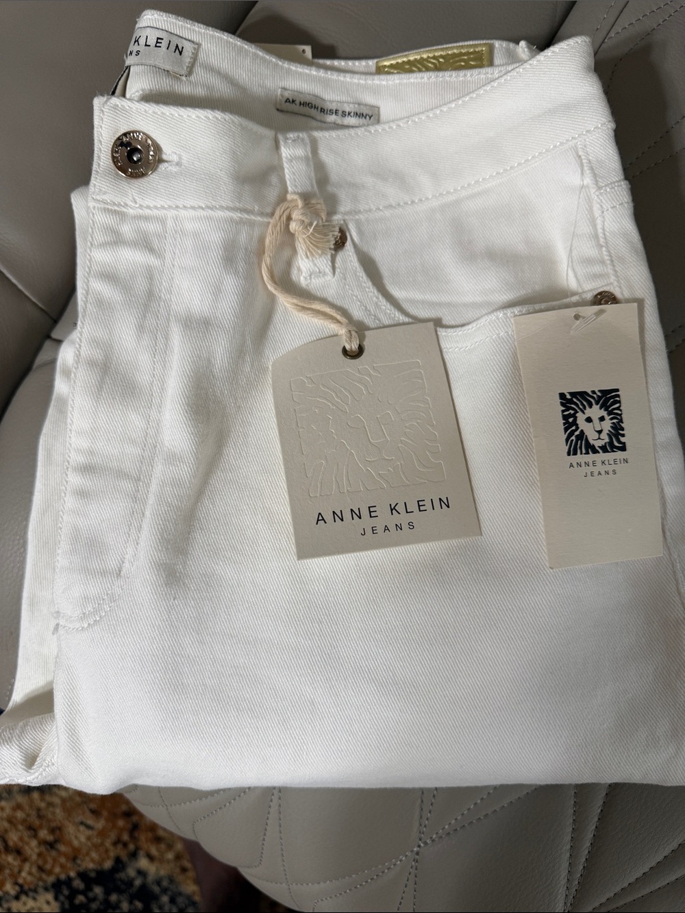 Anne Klein White High-Rise Skinny Jeans - Clean Stretch Denim